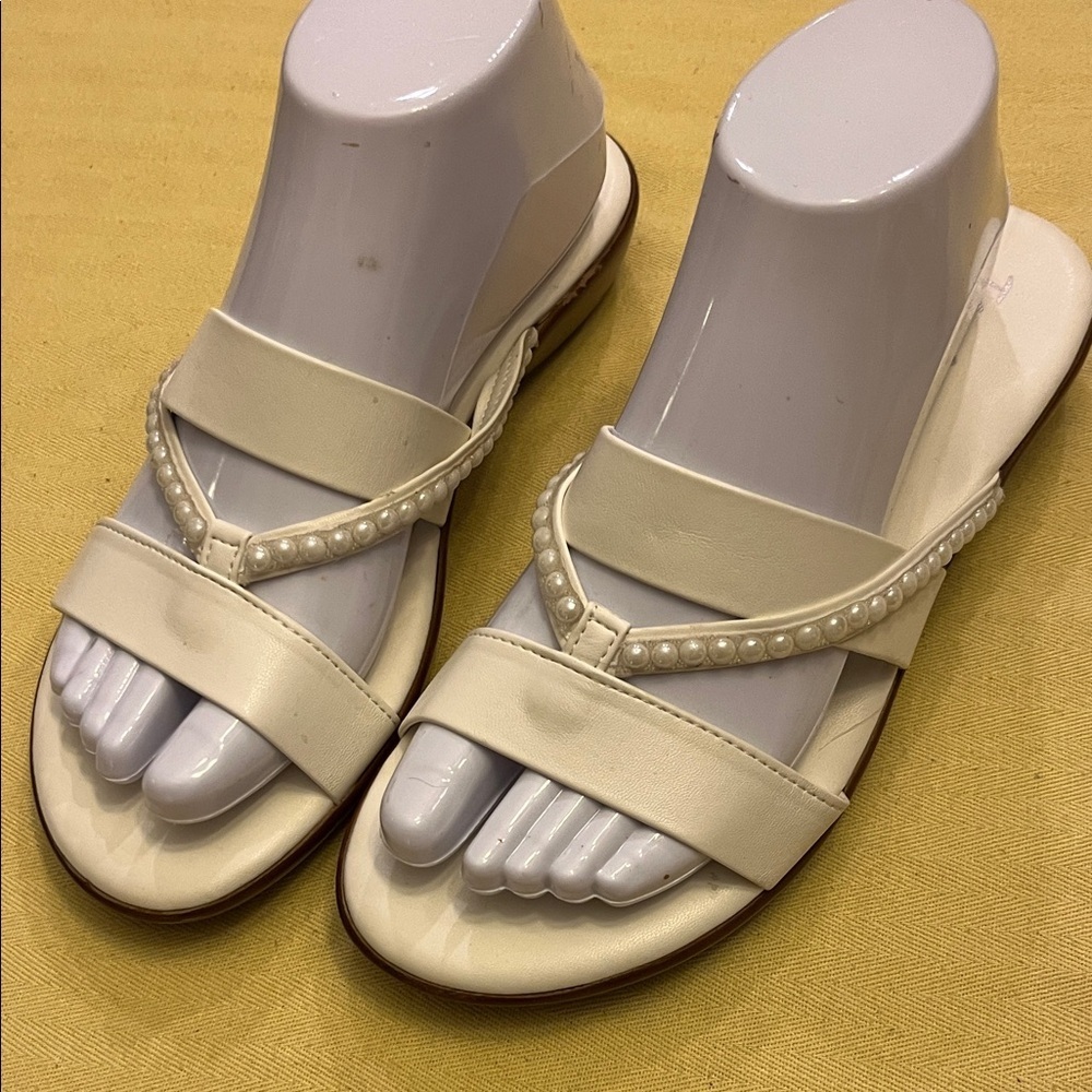 Italian Shoemakers white Pearl-Trim Sandals size 8.5